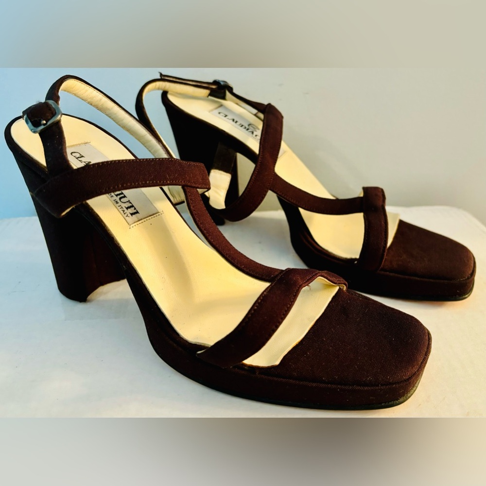 CLAUDIA CIUTI Brown Platform T-Strap Sandals Heels Pumps